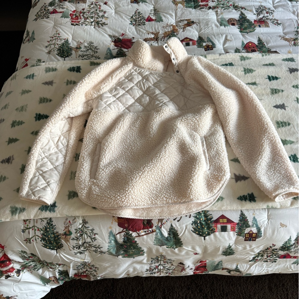 Abercrombie & Fitch Off-White Quilted Fleece Jacket